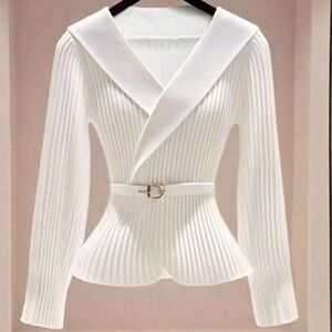 Elegant White V-Neck Sweater